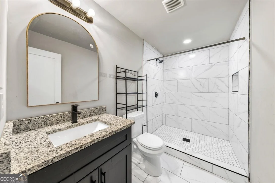 Photo of 956 Laurel Street