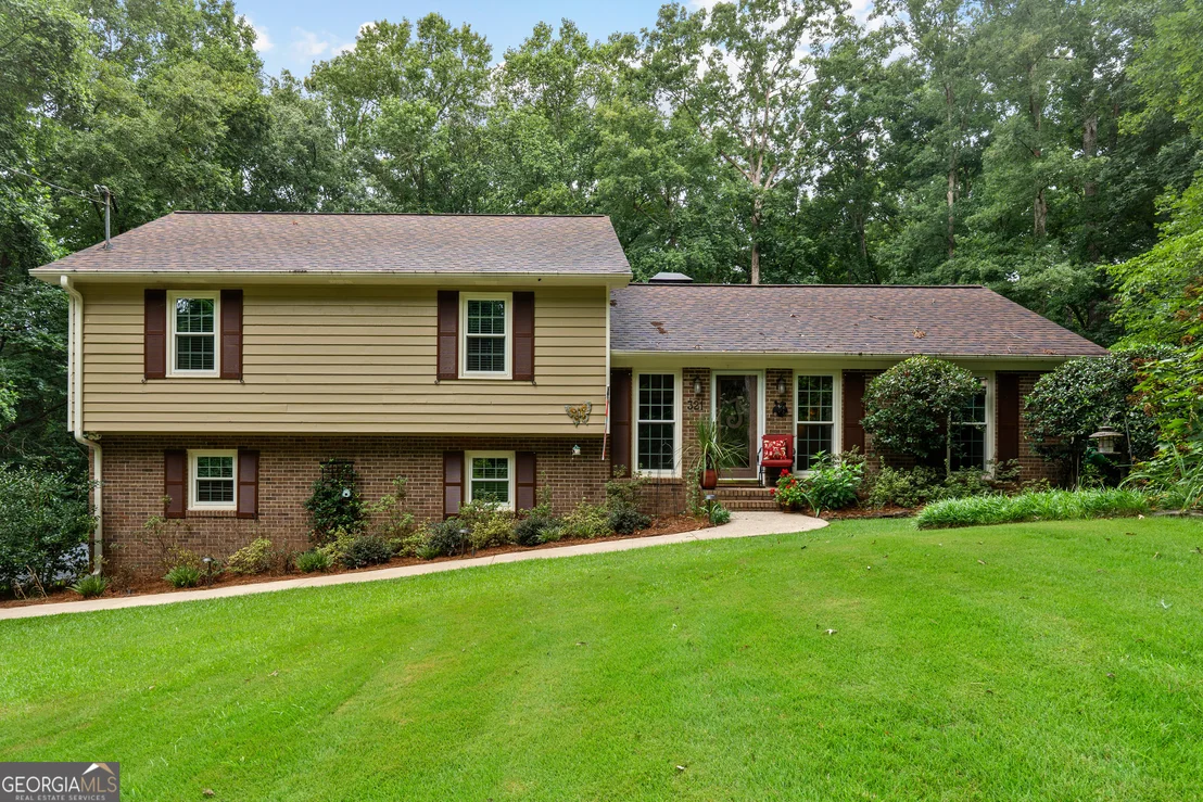 Photo of 321 Woodfield Circle