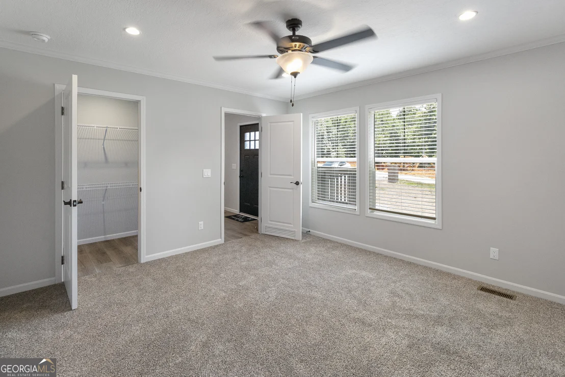 Photo of 654 Robertson Loop Road