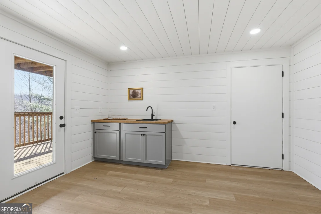 Photo of 291 Saddleback Circle