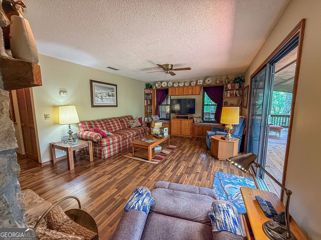Photo of 195 Cedar Lane