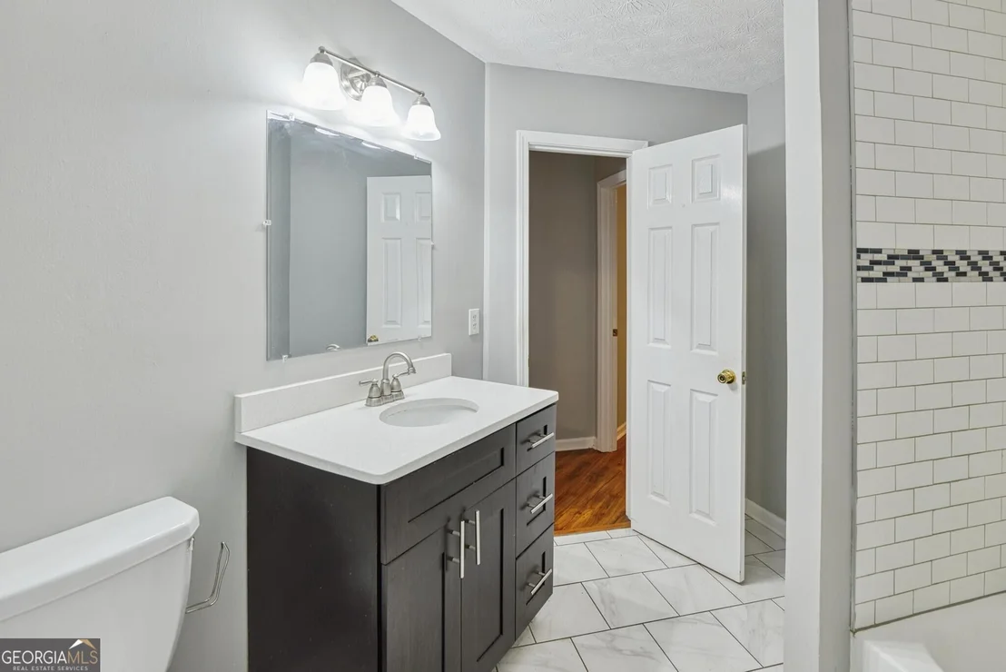 Photo of 2880 Highpoint Road