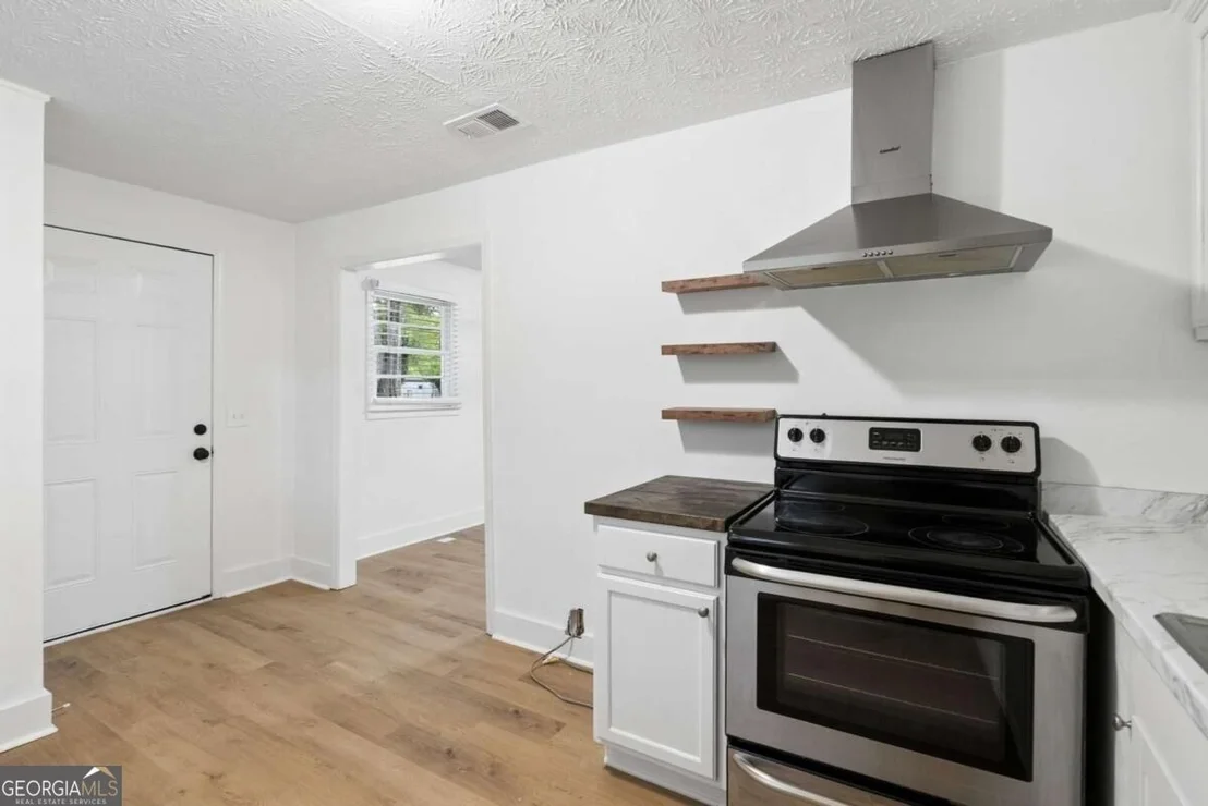 Photo of 210 Douglas Street