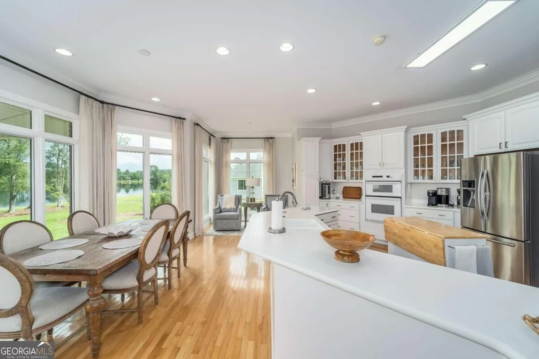 Photo of 161 Greentree Drive