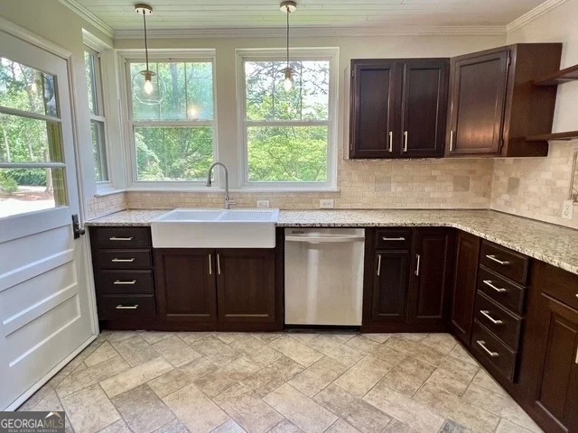 Photo of 617 Smith Street S