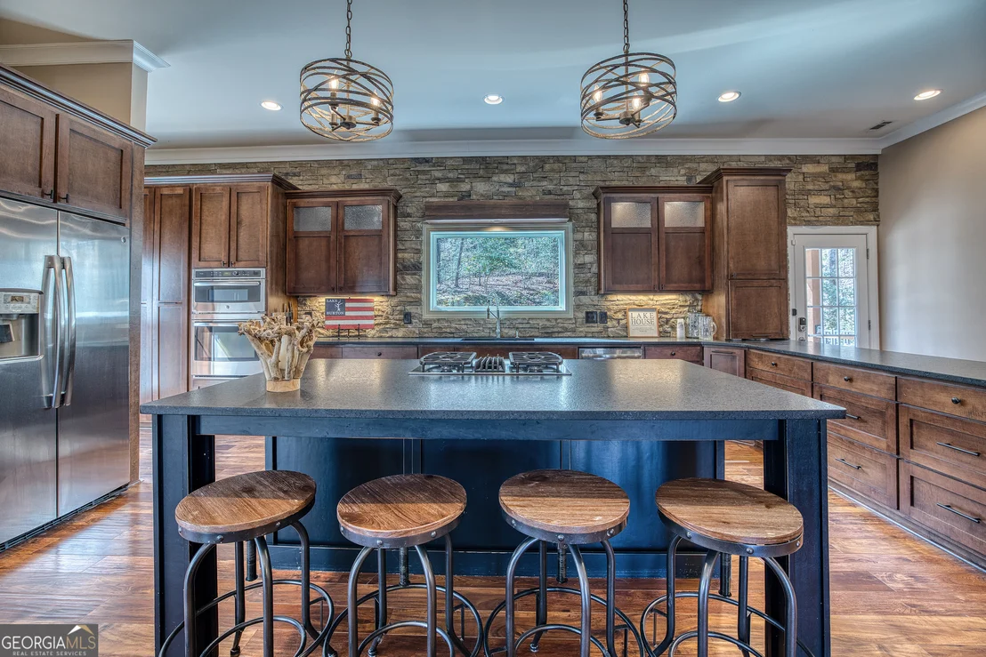 Photo of 112 Springhill Lane