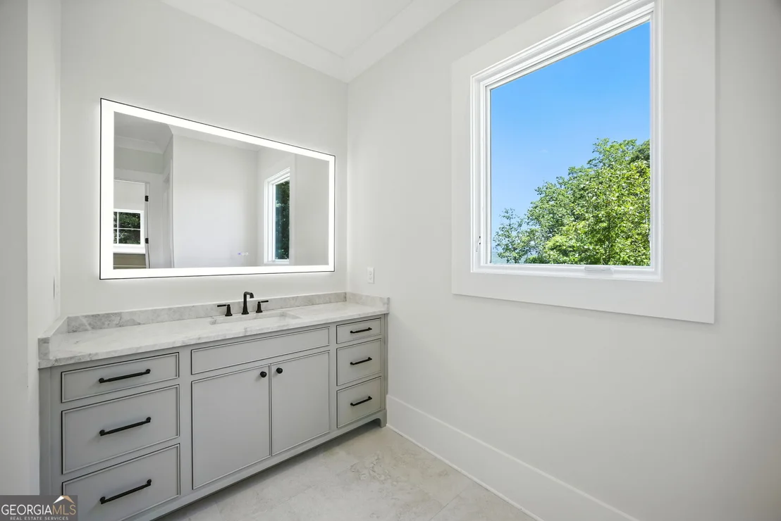 Photo of 608 Winterberry Drive