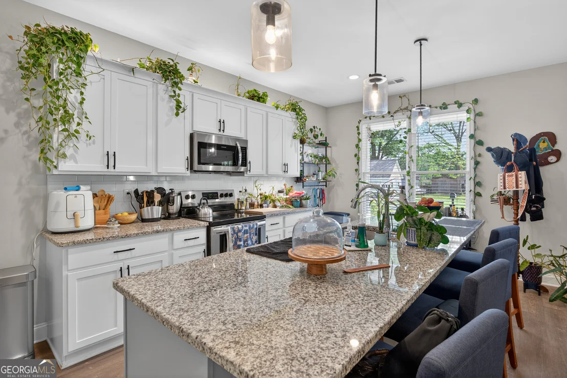 Photo of 1001 Davis Street