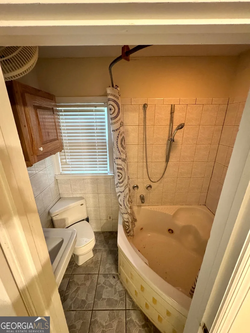 Photo of 17 Deforest Avenue