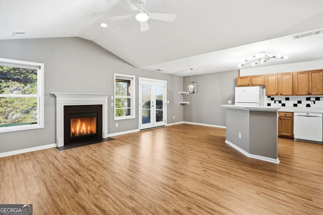 Photo of 407 Redwood Trail