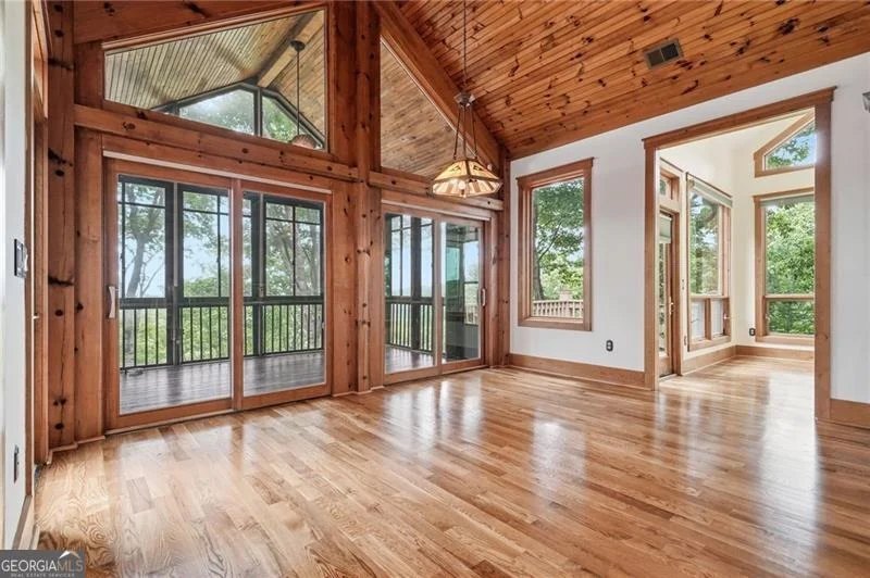 Photo of 861 Summit Drive