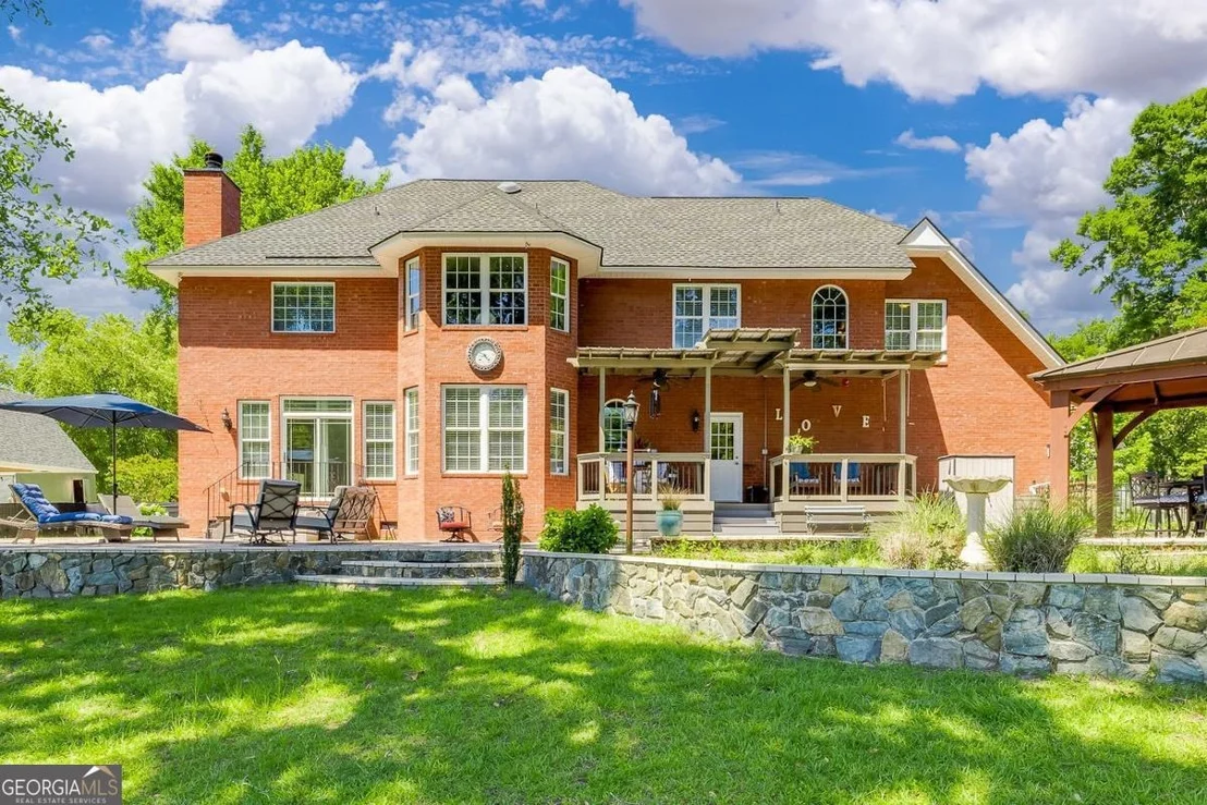 Photo of 152 Cambridge Drive