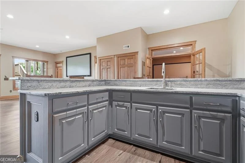 Photo of 861 Summit Drive