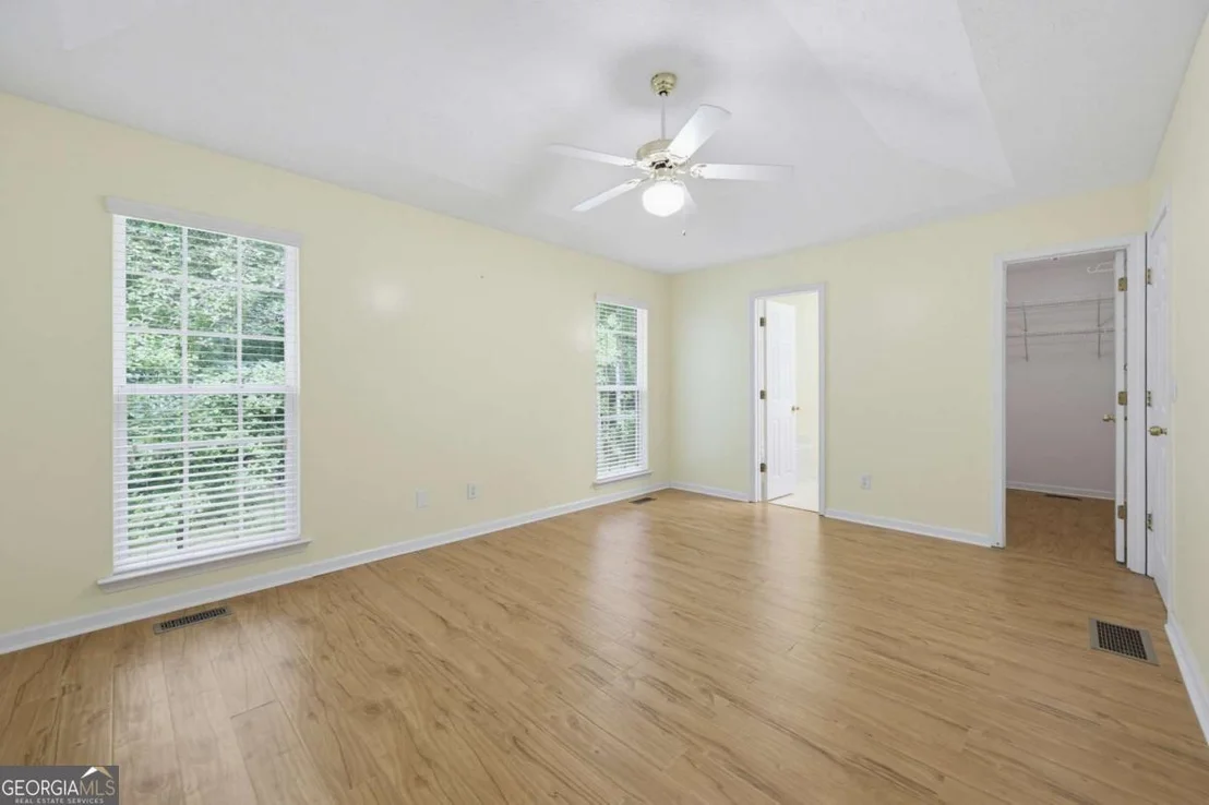 Photo of 320 River Chase Drive