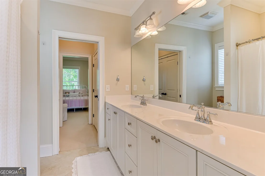 Photo of 1052 Emerald Place