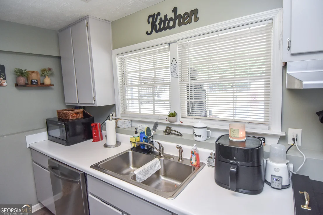 Photo of 1579 Van Buren Road
