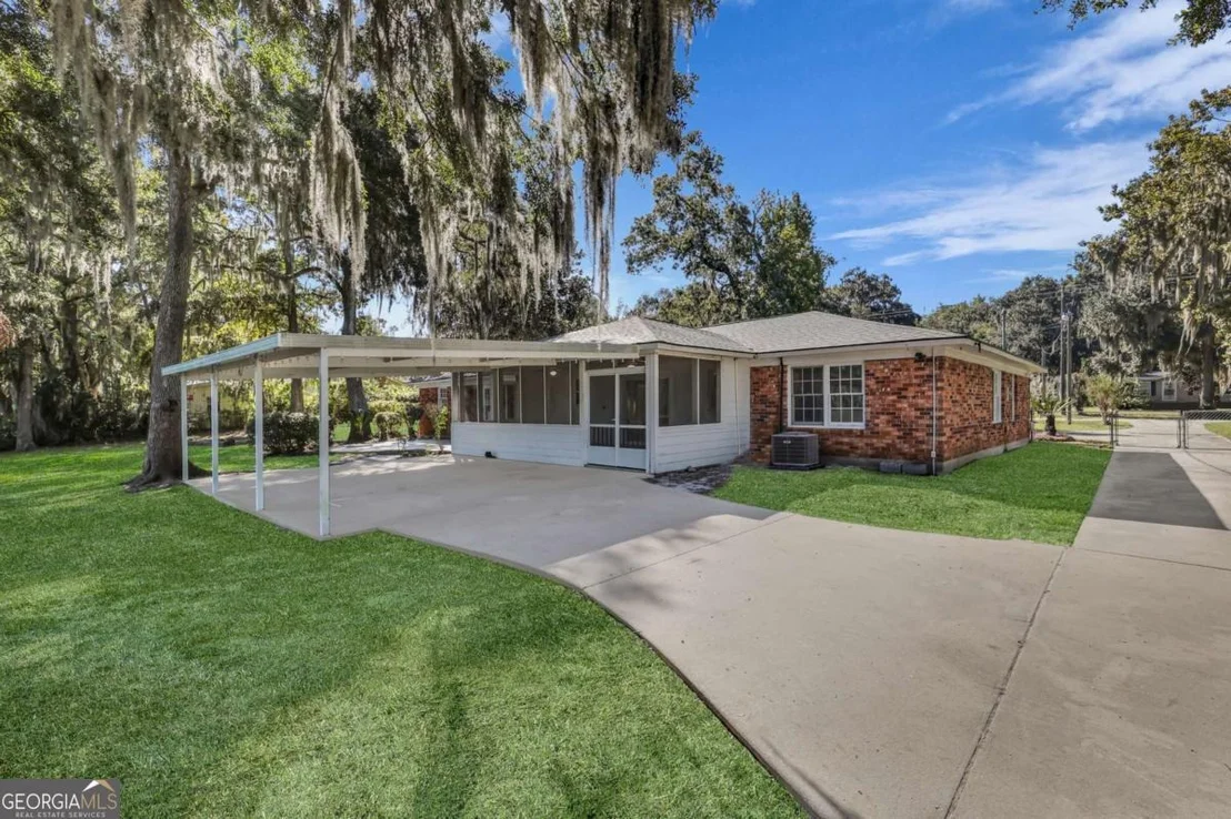 Photo of 1613 Lake Drive