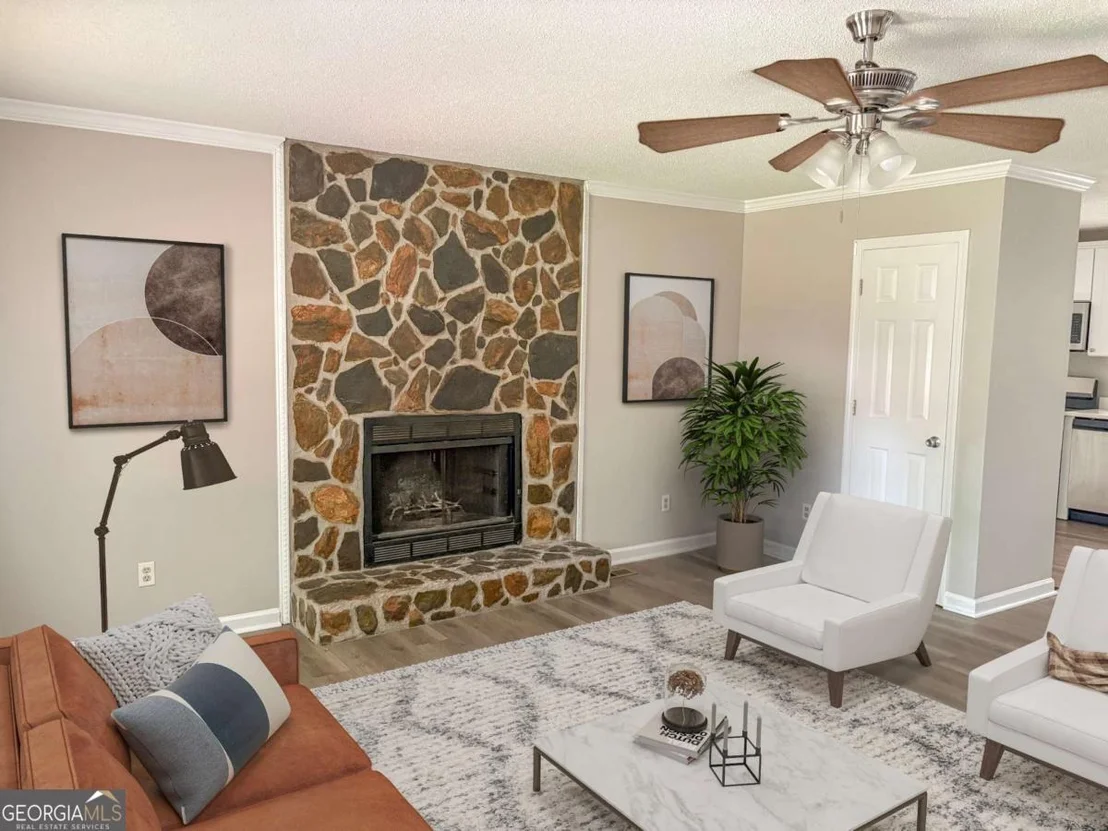 Photo of 385 Nectarine Drive