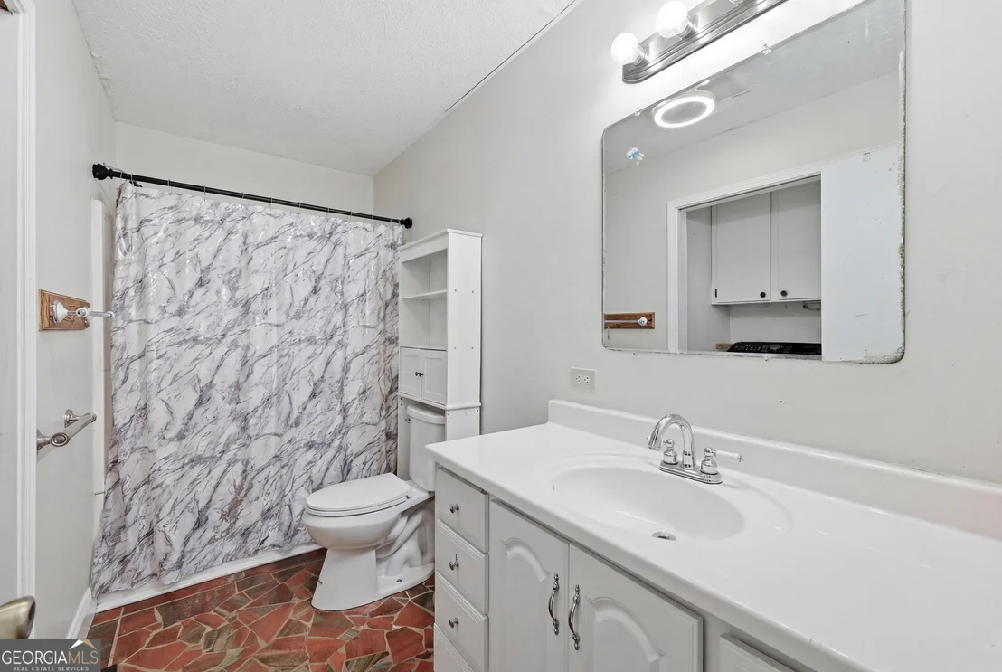Photo of 1042 Lakeland Drive