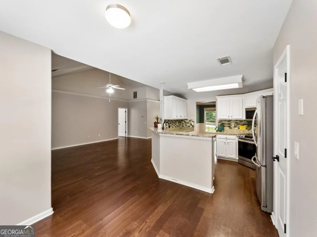 Photo of 210 Lexington Circle