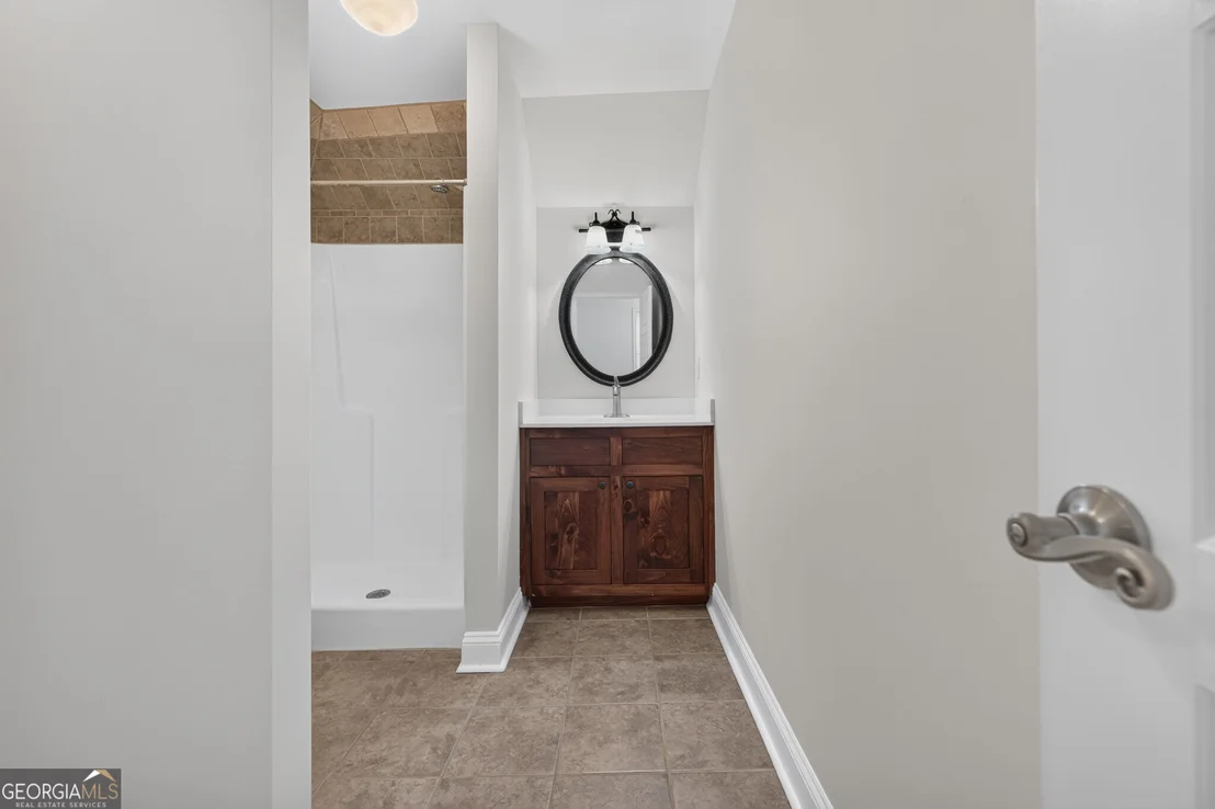 Photo of 406 Vineyard Road