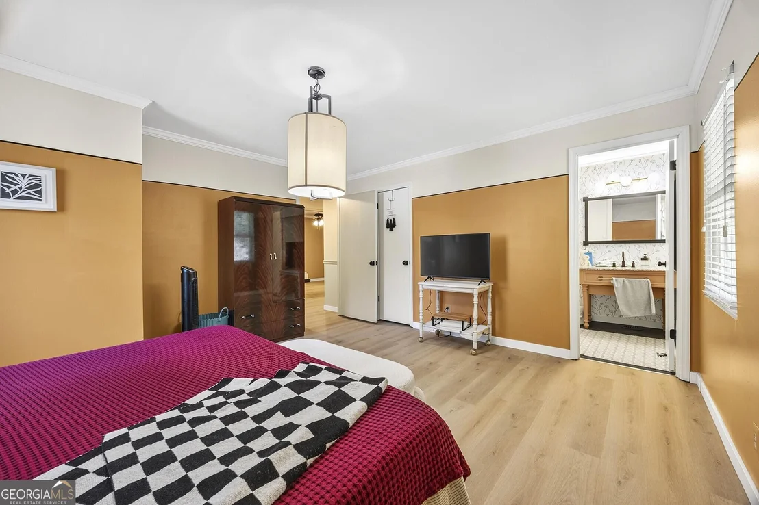Photo of 1137 Clairmont Place