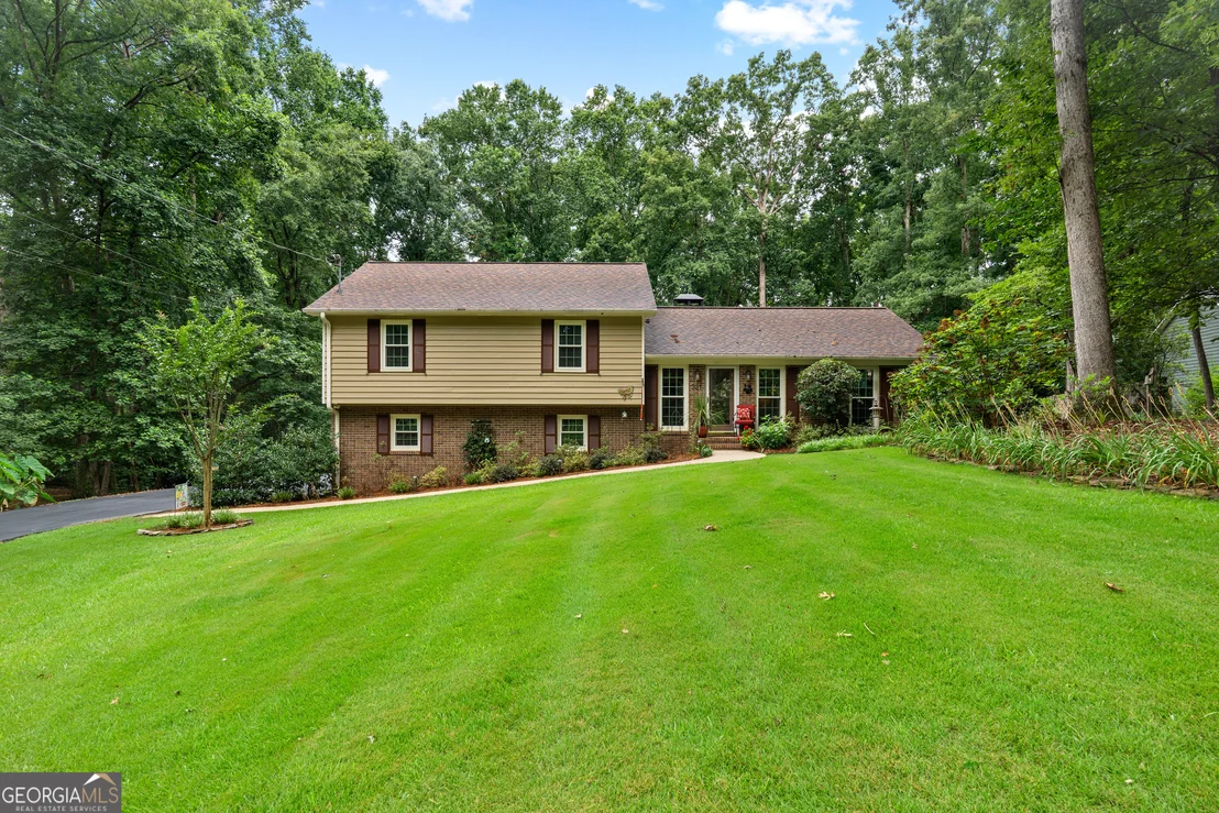 Photo of 321 Woodfield Circle