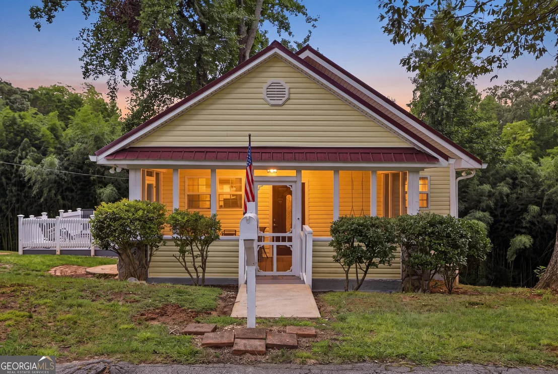 Photo of 407 Cedar Avenue