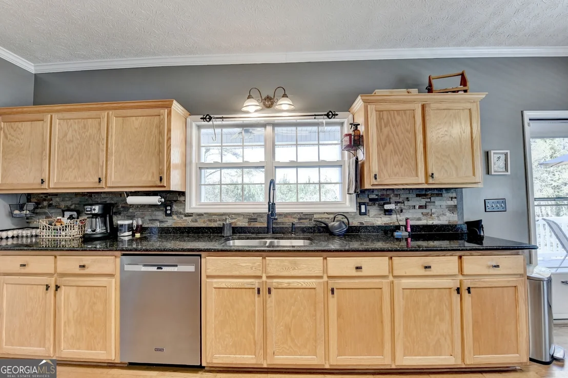 Photo of 1555 Lower River Road