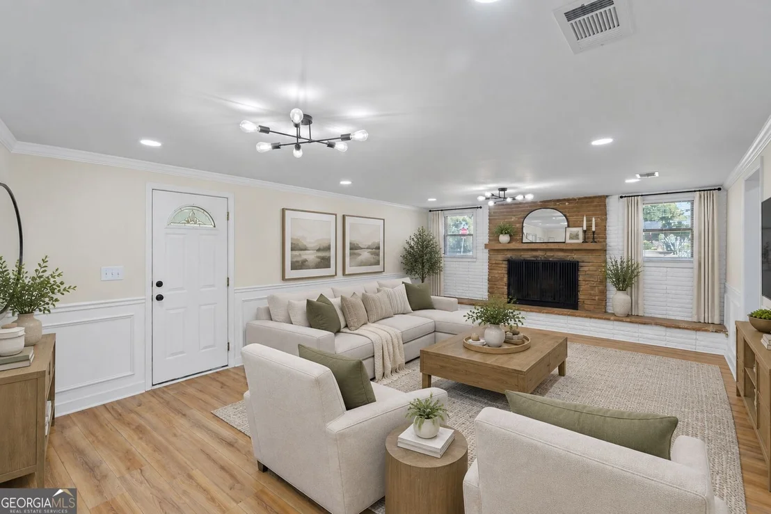 Photo of 2154 Silverdale Road