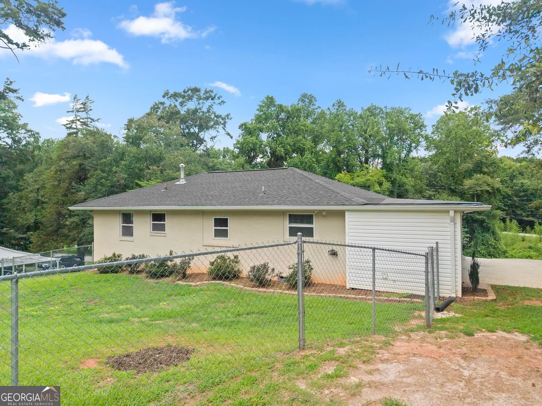 Photo of 47 Cherokee Boulevard