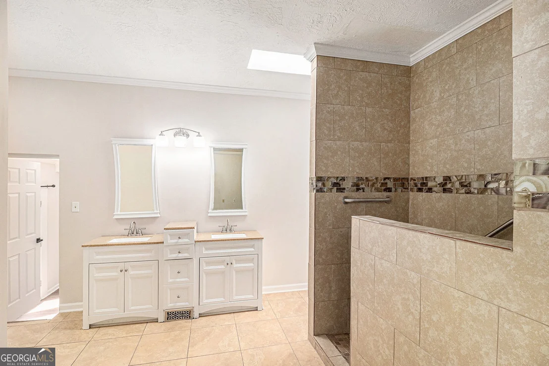 Photo of 96 Pointe View Court