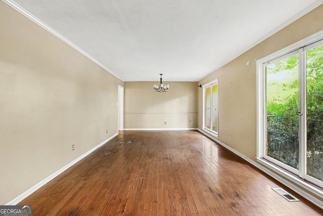 Photo of 981 Cameron Mill Road