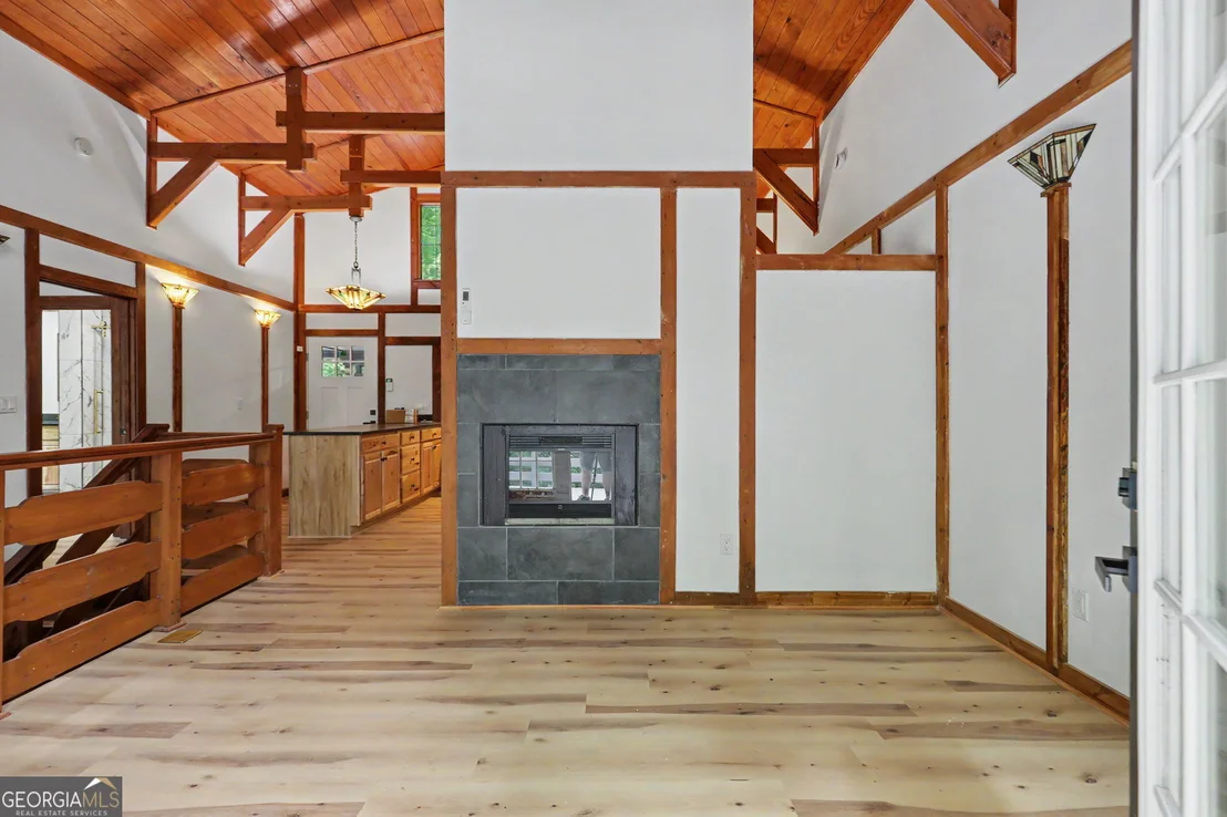Photo of 996 Crestview Drive