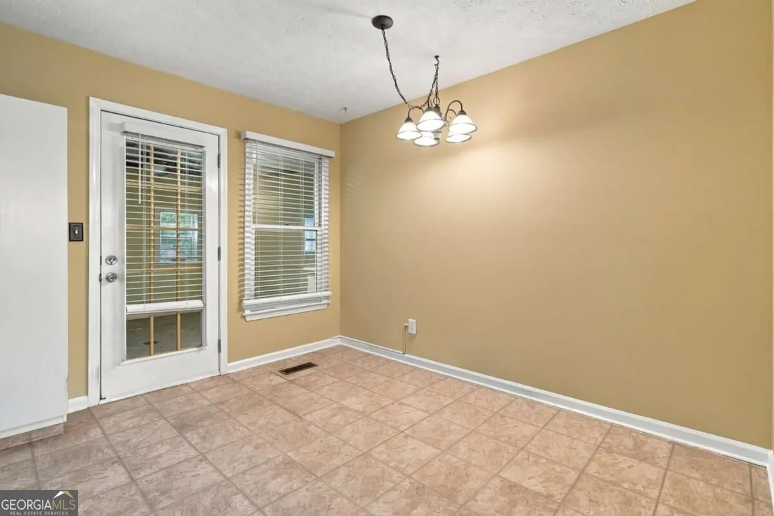 Photo of 115 Aztec Way SE