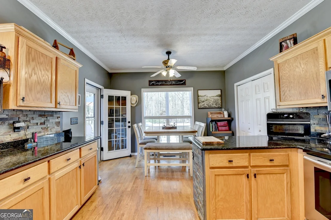 Photo of 1555 Lower River Road