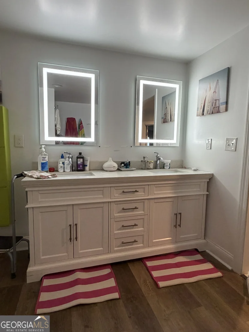 Photo of 122 Alexander Road