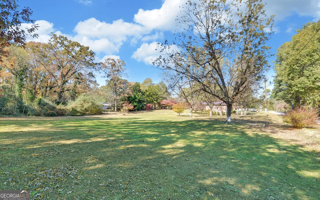 Photo of 586 Collins Road