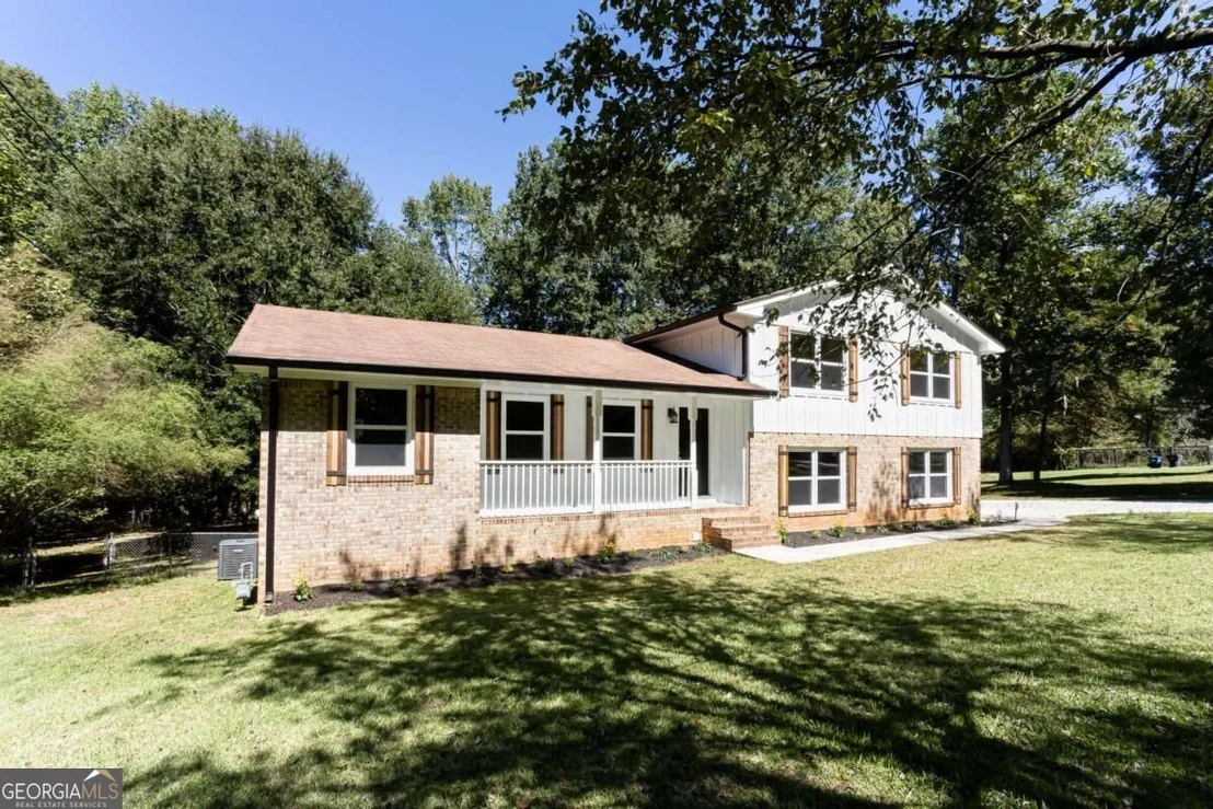 Photo of 2882 Creek Drive