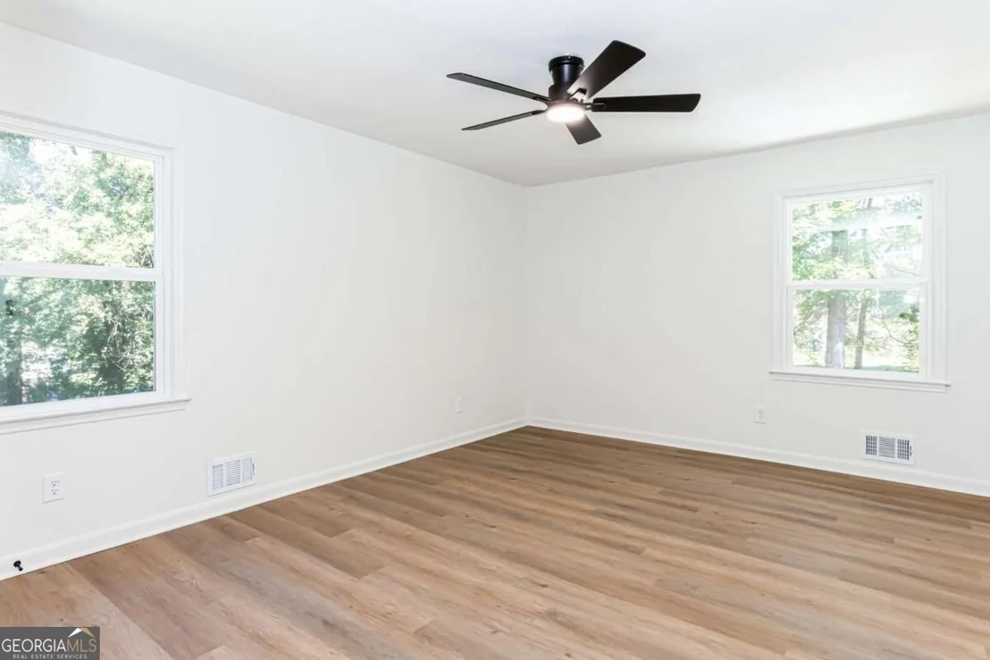 Photo of 2882 Creek Drive