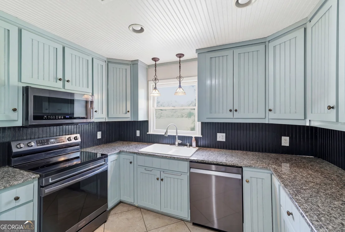 Photo of 1042 Lakeland Drive