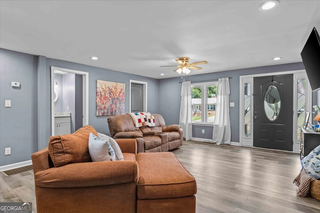 Photo of 210 Poplar Street