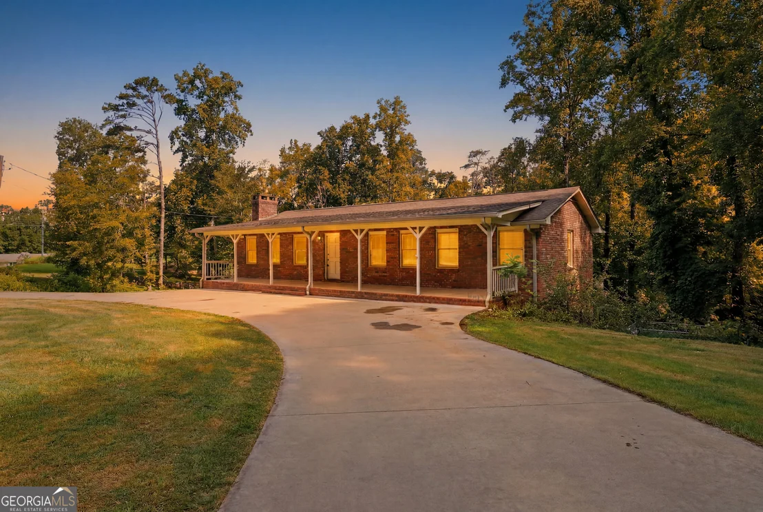 Photo of 1042 Lakeland Drive