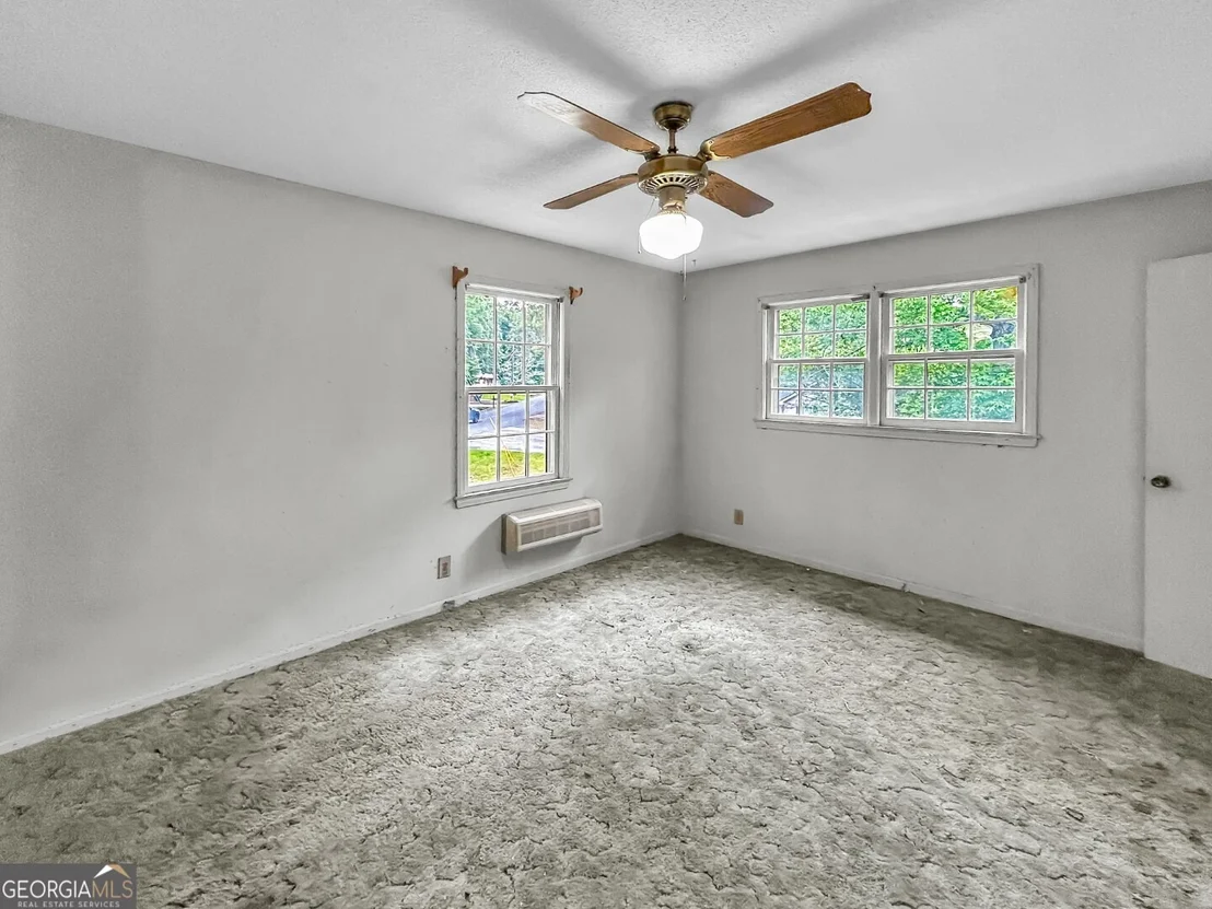 Photo of 411 Edgewater Circle