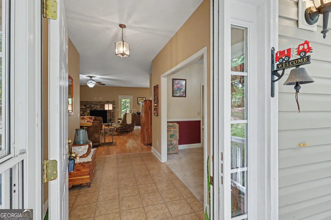 Photo of 830 Lord Fleming Road