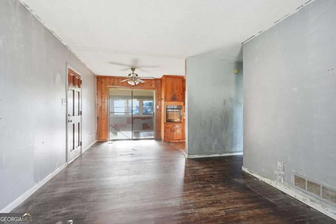 Photo of 5911 Meadowview Road