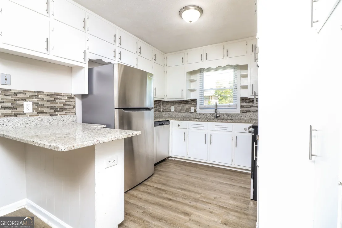 Photo of 611 Walnut Way SW