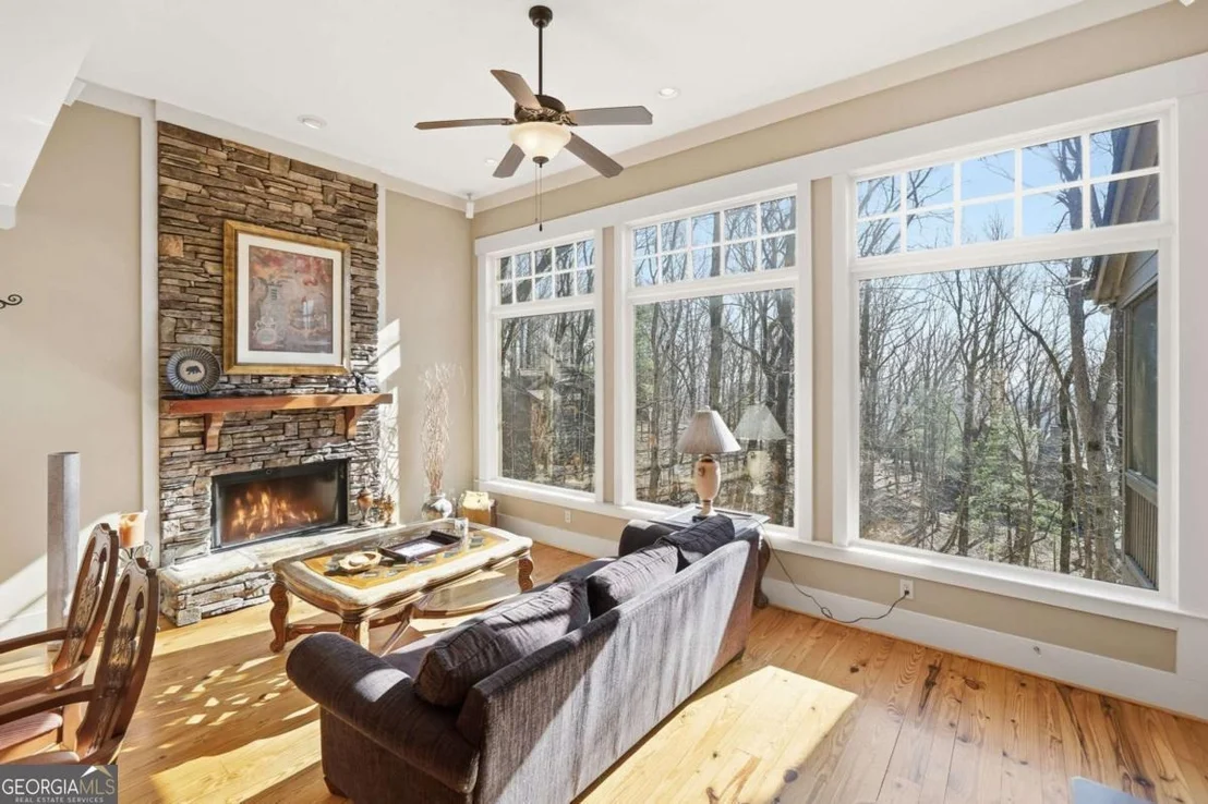 Photo of 425 Sanderlin Mountain Drive