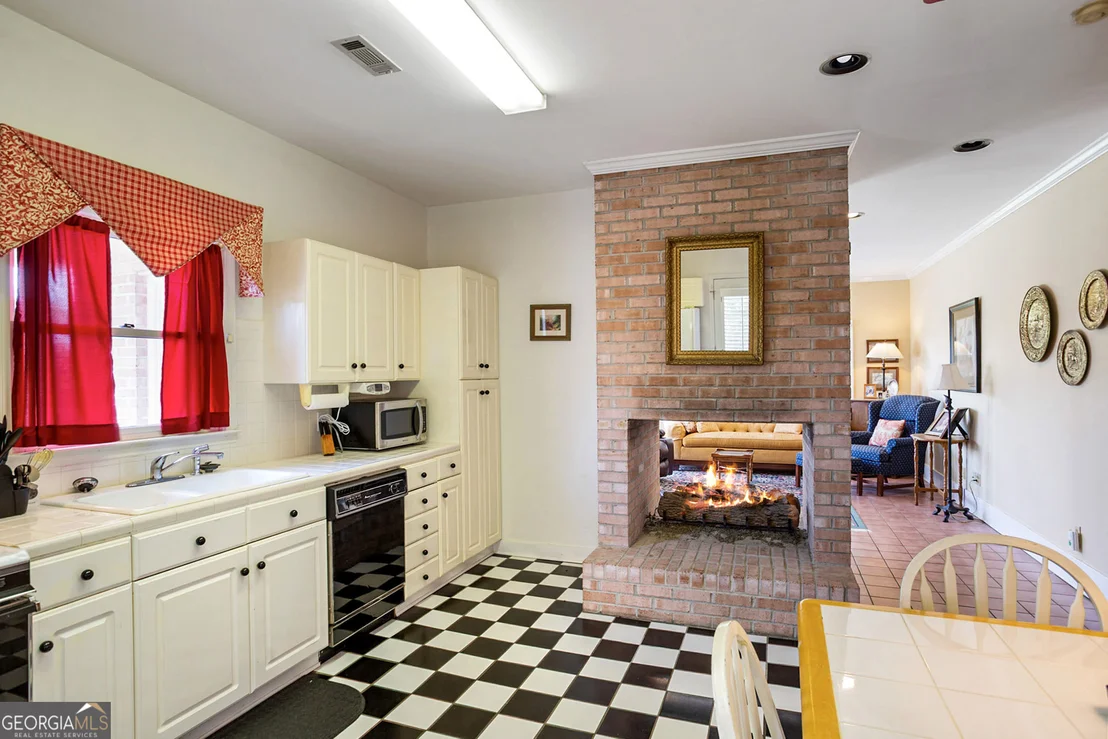 Photo of 534 W WEST BROAD Street