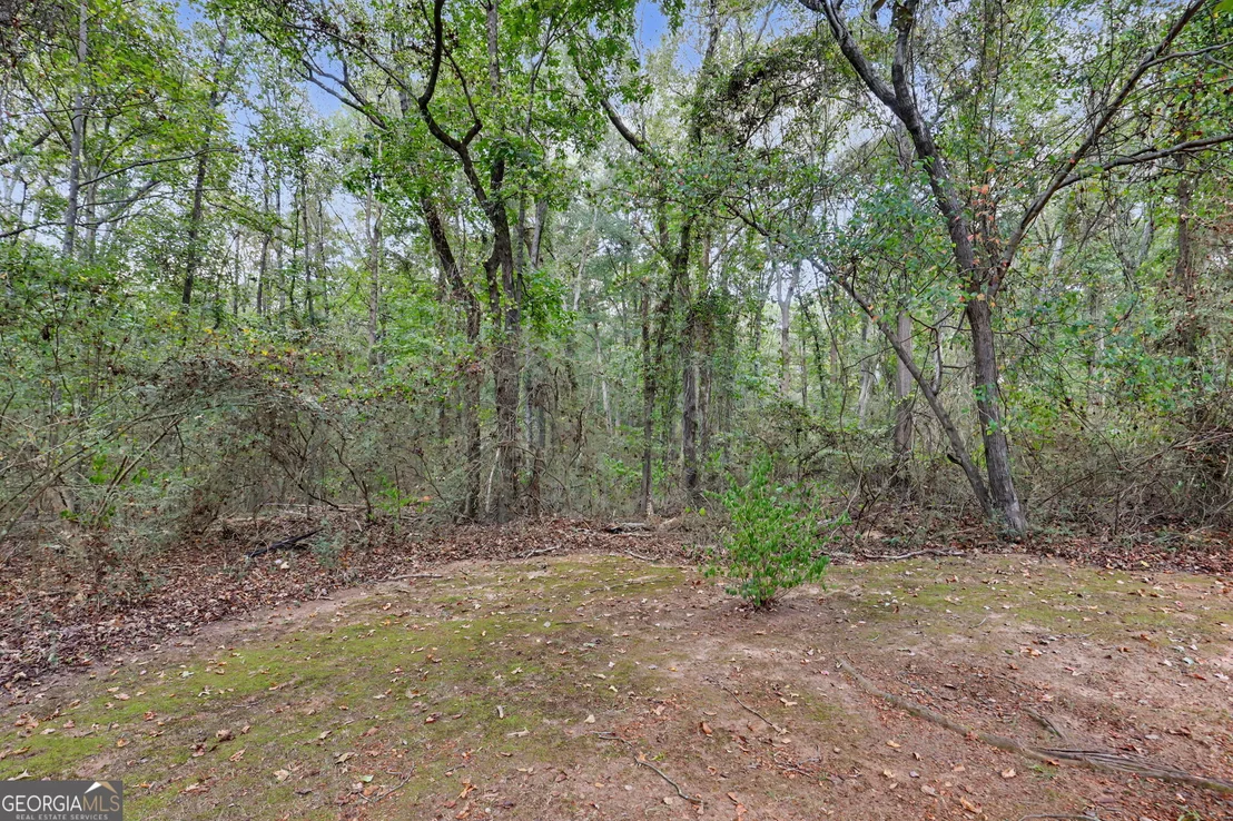 Photo of 830 Lord Fleming Road